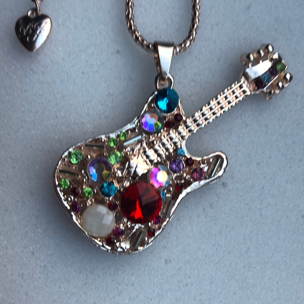 BETSEY JOHNSON GUITAR NECKLACE, 28”